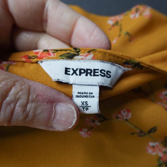 Express Womens Top XS Yellow Floral Sheer Flowy Romantic Coquette Wrap Coastal - Picture 5 of 11